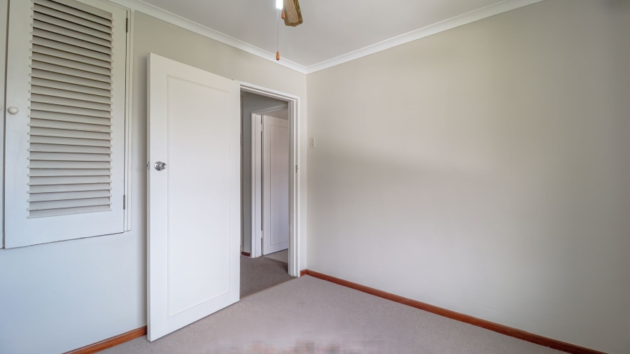 To Let 4 Bedroom Property for Rent in Gordons Bay Village Western Cape